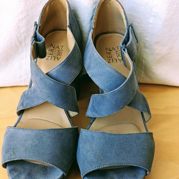 Baby Blue Suede Platform Block Heels (Naturalizer, Size 9.5, NWOT) - Picture 4 of 6